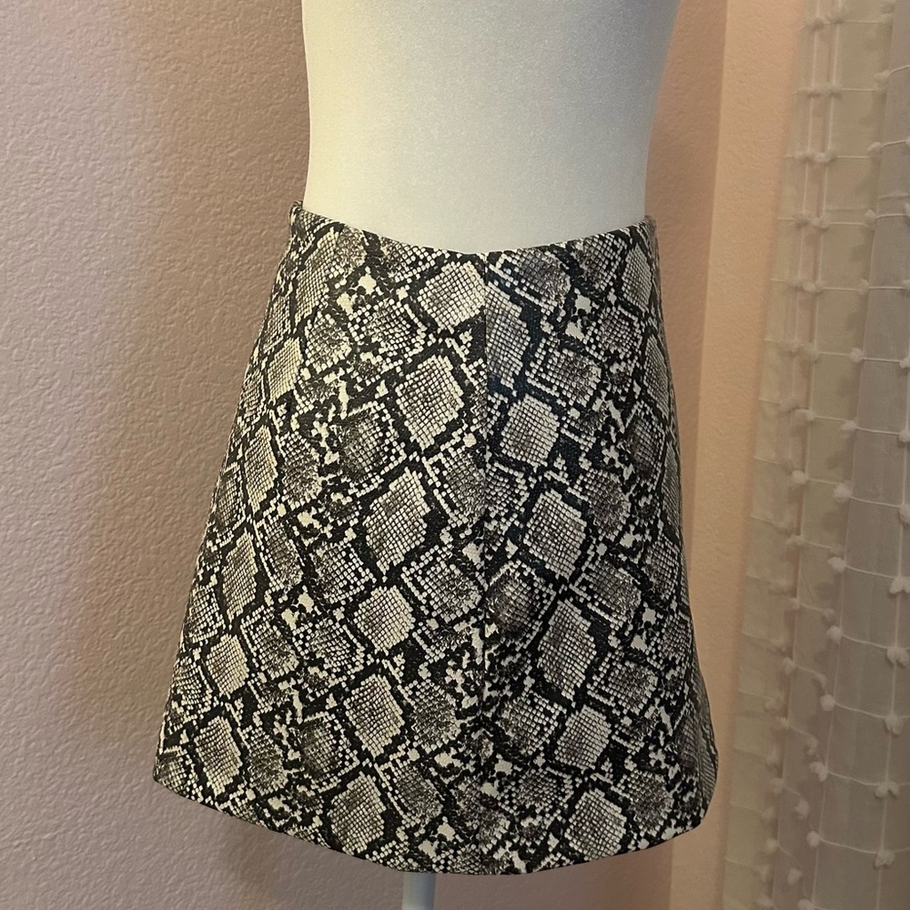 H&M Black and White Snake Print Mini Skirt